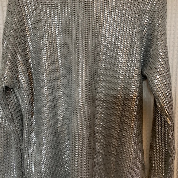 Silver Top - Picture 2 of 5